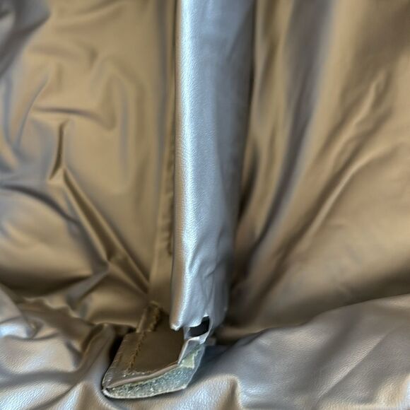 IOWA HAWKEYES NCAA OFFICIALLY LICENSED LUNCH BOX Cooler - Picture 8 of 10